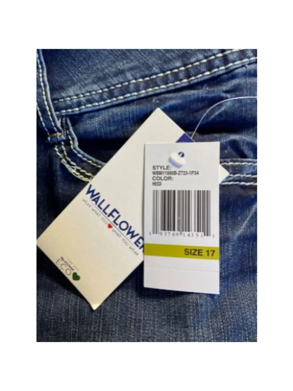**WallFlower** Luscious Curvy Bootcut Mi-Rise Stretch Juniors Jeans Heidi 17
